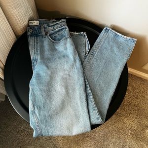 Abercrombie & Fitch ‘90s straight ultra high rise jeans- Curve Love